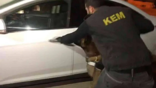 Paket paket uyuşturucuyu sakladıkları yer şaşırttı