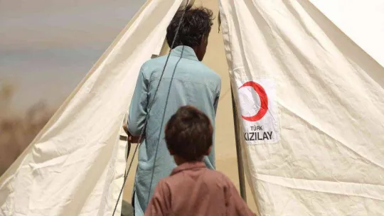 Pakistanlı selzedeler, Kızılay çadırlarına yerleşmeye başladı