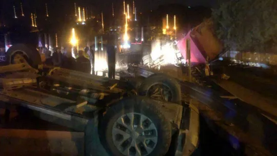 Pancar yüklü tır araca çarptı: 1 yaralı