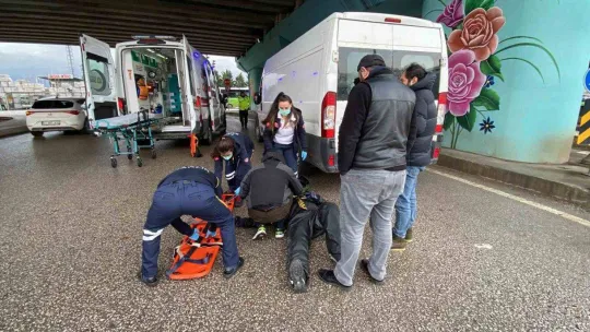 Panelvan ile motosiklet çarpıştı: 1 yaralı