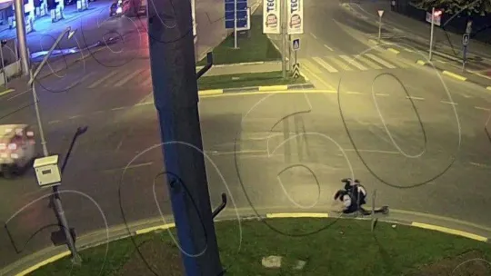 Park halindeki kamyona çarpıp kaçtı