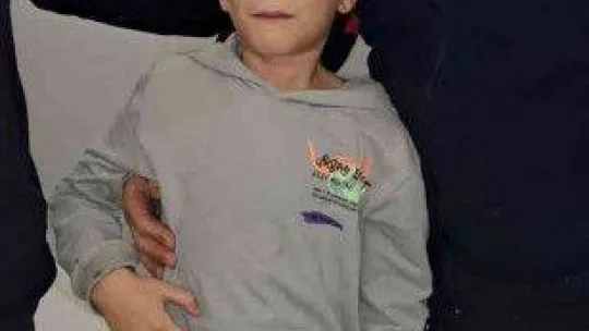 Parmağı mutfak aletine sıkışan çocuğu itfaiye kurtardı