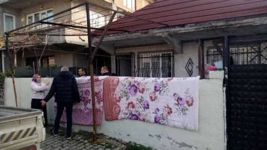 Parmaklarını zincire sıkıştırdı