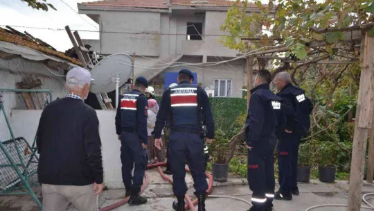 Patlama sesine çıktılar, yangınla karşılaştılar