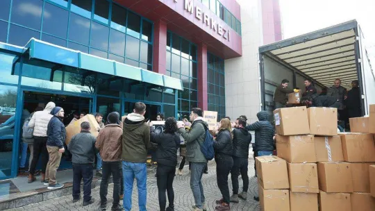 PAÜ depremzedeler için seferber oldu