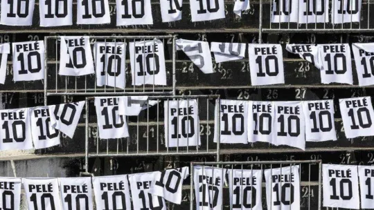 Pele, son yolculuğuna uğurlandı