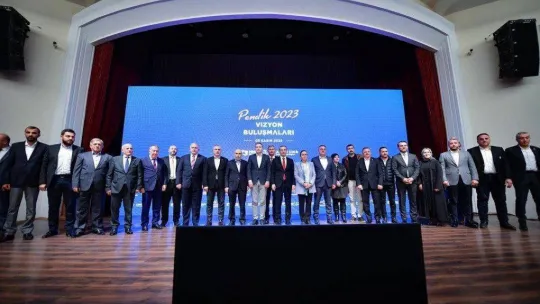 Pendik Belediye Başkanı Ahmet Cin, İBB'nin 432 konutu hak sahiplerine vermemesi üzerine konuştu: 'İBB, gecekondu sahiplerine dairelerini tahsis etmemekle bir suç işliyor, biz bunun peşindeyiz'