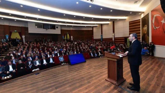 Pendik Belediye Başkanı Ahmet Cin, İBB'nin 432 konutu hak sahiplerine vermemesi üzerine konuştu: 'İBB, gecekondu sahiplerine dairelerini tahsis etmemekle bir suç işliyor, biz bunun peşindeyiz'