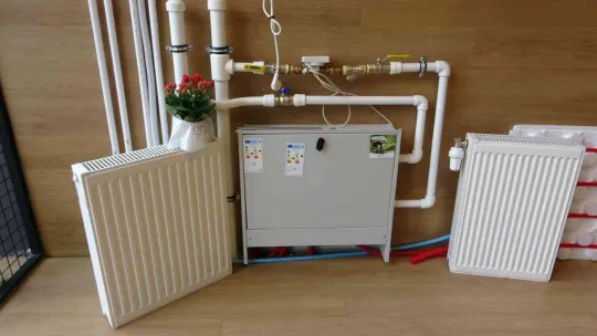 Pendik'te 'Maskeli Beşler' filmi gerçek oldu: 200 bin lira değerinde kombi ve tesisat malzemelerini çaldılar