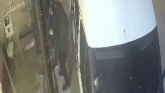 Pendik'te 'Maskeli Beşler' filmi gerçek oldu: 200 bin lira değerinde kombi ve tesisat malzemelerini çaldılar