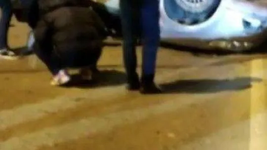 Pendik'te 1'i ağır 2 kişinin yaralandığı kaza kamerada