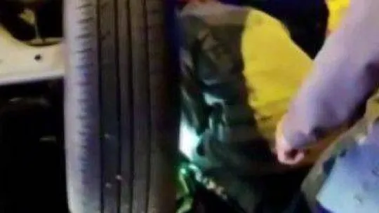 Pendik'te 1'i ağır 2 kişinin yaralandığı kaza kamerada