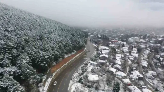 Pendik'te Aydos Ormanı'nda kar manzarası havadan görüntülendi