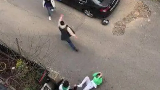 Pendik'te bıçaklı sopalı kavgada ortalık savaş alanına döndü