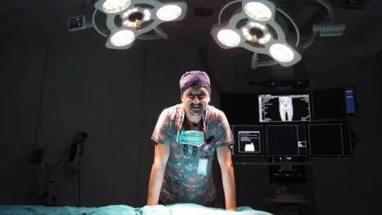 Pendik'te doktora saldıran hasta yakını hakkında ev hapsi kararı