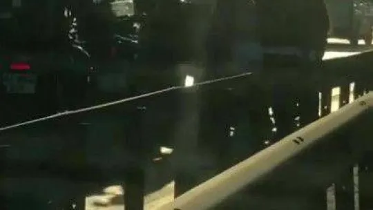 Pendik'te iki sürücü birbirine girdi, çevredekiler ayırmakta zorlandı