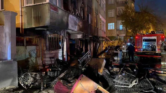 Pendik'te işyeri yangını: Vatandaşlar tahliye edildi