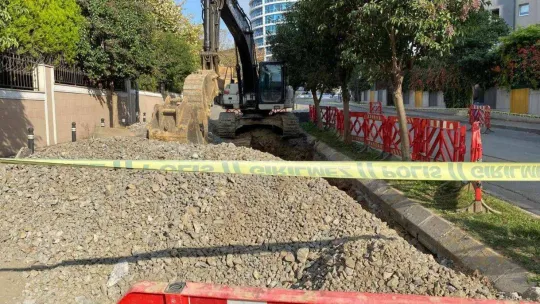Pendik'te kanalizasyon kazısı sırasında insan kemikleri bulundu