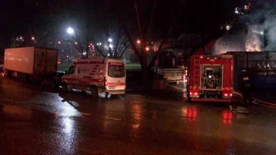 Pendik'te korkutan fabrika yangını