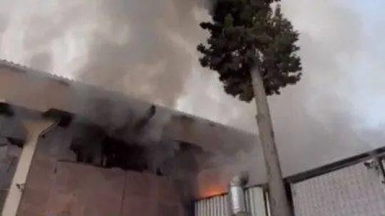 Pendik'te krom kaplama imalathanesinde korkutan yangın