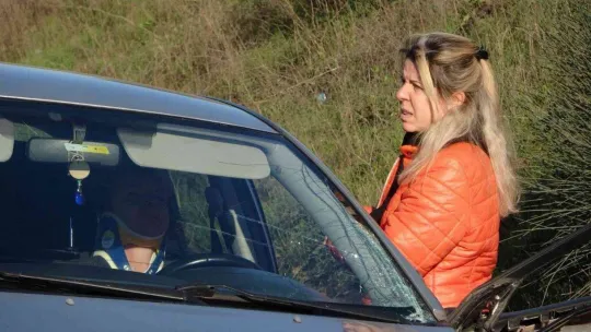 Pendik'te otomobil ile kamyonet çarpıştı: 1 yaralı