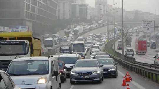 Pendik'te seyir halindeyken kalp krizi geçiren sürücü hayatını kaybetti