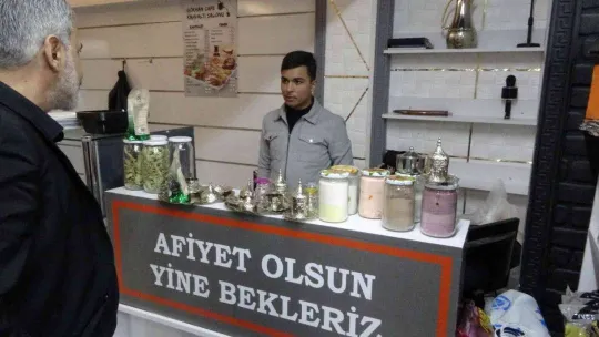 Pendik'te tırnakçılar 16 yaşındaki gence yakalandı