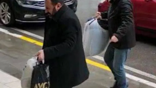 Pendik'te vatandaşlar depremzedeler için seferber oldu