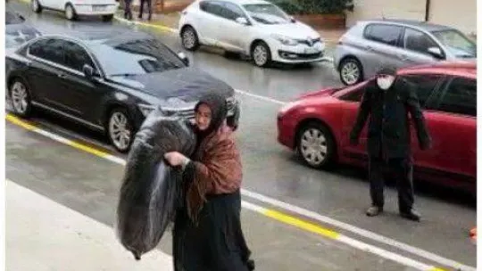 Pendik'te vatandaşlar depremzedeler için seferber oldu