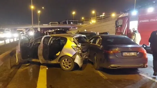 Pendik'te zincirleme kaza: 3 yaralı