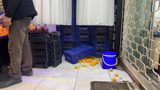 Perdeci ile pazarcının 'kasa' koyma kavgasında kan aktı