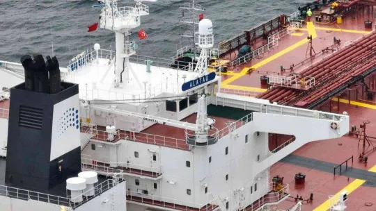 Petrol tankerleri, İstanbul Boğazı açıklarında sıraya girdi