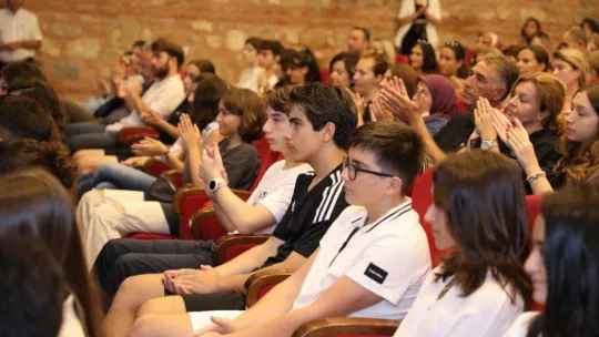YKS ve LGS'de dereceye giren öğrenciler ödüllendirildi