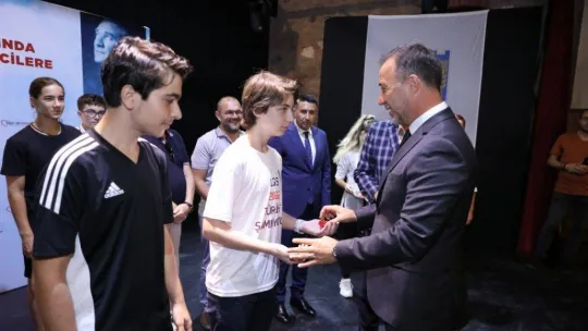 YKS ve LGS'de dereceye giren öğrenciler ödüllendirildi