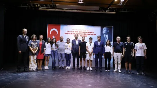 YKS ve LGS'de dereceye giren öğrenciler ödüllendirildi