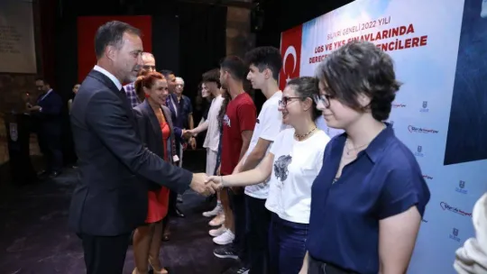 YKS ve LGS'de dereceye giren öğrenciler ödüllendirildi