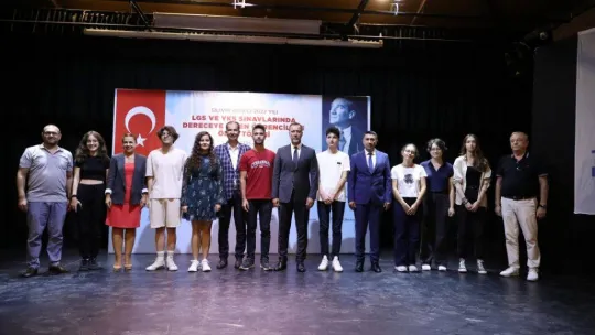 YKS ve LGS'de dereceye giren öğrenciler ödüllendirildi