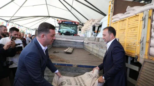 Değirmenköylü çiftçilere 1 milyon TL'lik tohumluk arpa desteği