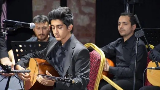 Silivri Belediyesi Bozkırın Tezenesini Andı