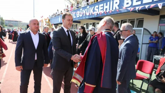 Yılmaz öğrencilere seslendi: 'Asla pes etmeyin'