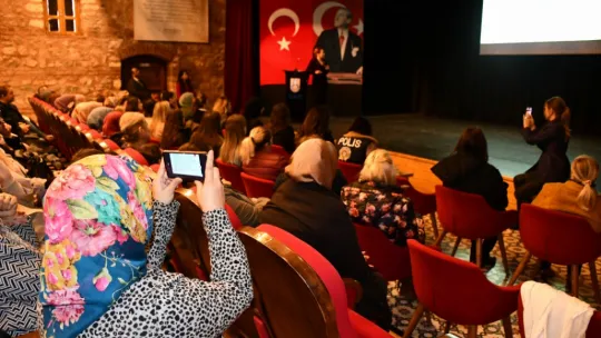 Silivri'de 'Kadına yönelik şiddete hayır' paneli düzenlendi