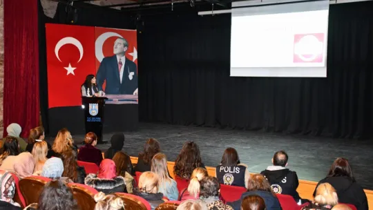 Silivri'de 'Kadına yönelik şiddete hayır' paneli düzenlendi