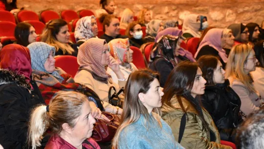 Silivri'de 'Kadına yönelik şiddete hayır' paneli düzenlendi