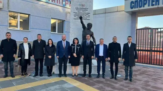 Başkan Yılmaz Bulgaristan'da Şehitleri Anma Törenine Katıldı