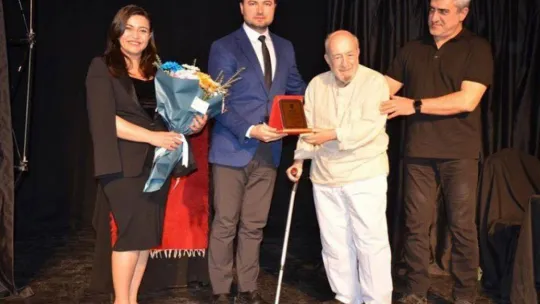 Bizim Akif tiyatro oyununa yoğun ilgi