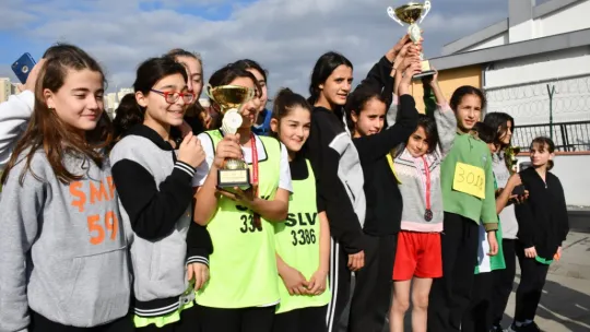 Silivri'de Okullar Arası Atatürk Koşusu Düzenlendi