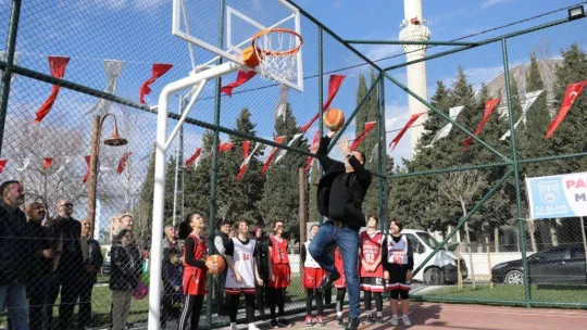 Yoğurthane sakinleri park ve spor sahalarına kavuştu