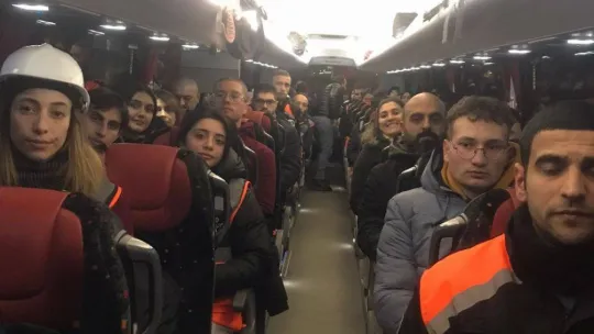 Silivri'den deprem bölgesine 15 tır yardım malzemesi