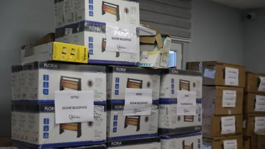 Silivri'den deprem bölgesine 15 tır yardım malzemesi