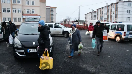 Silivri'den deprem bölgesine 15 tır yardım malzemesi